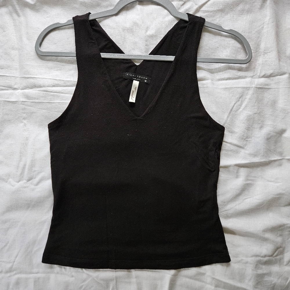Final Touch Black seamless V-neck double-lined tank top